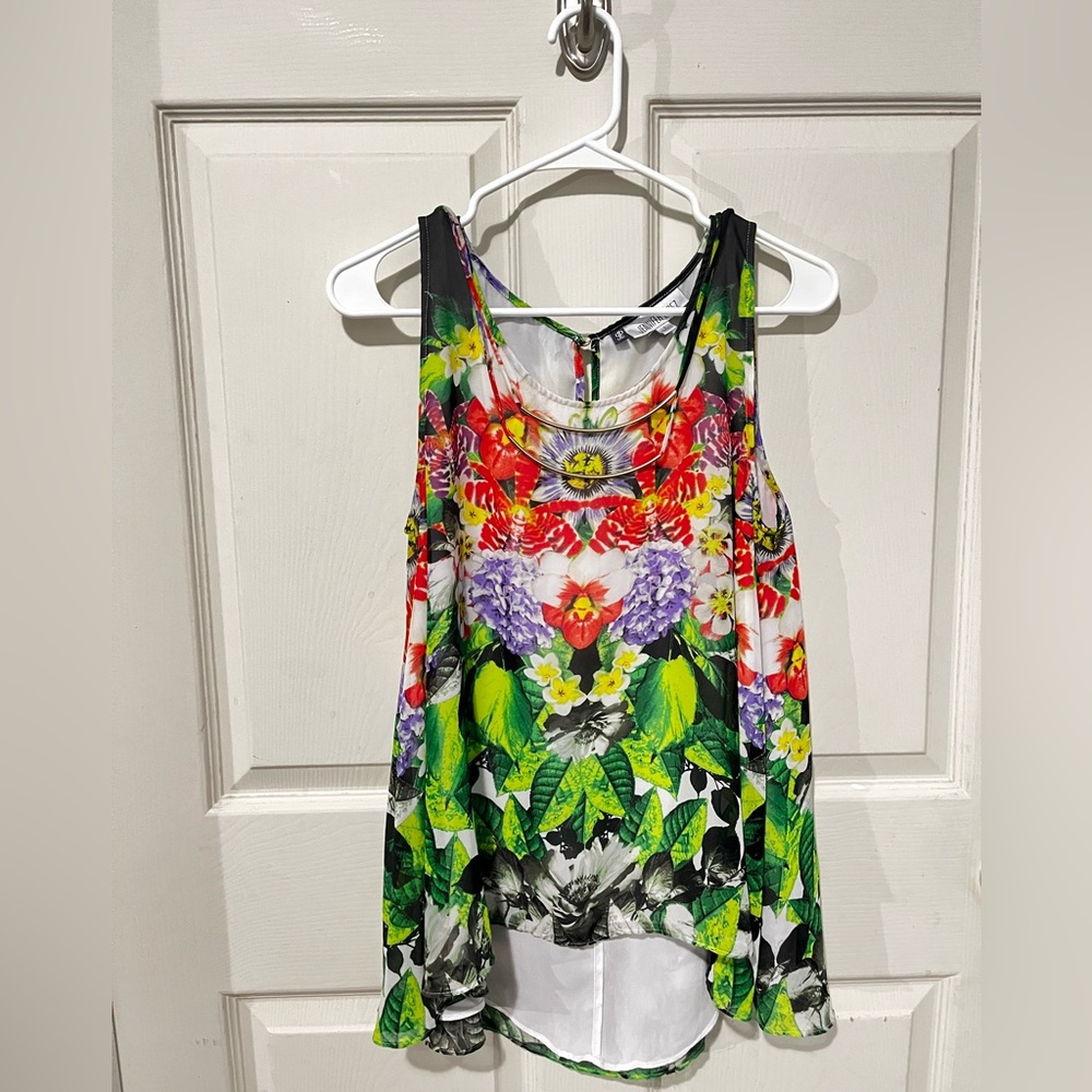 Jennifer Lopez Green and Red Asymmetrical Graphic Tank Top